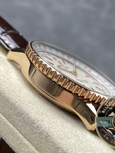 Replica Breitling Navitimer Cream Leather 41 mm R17329F41G1P1 - Best Quality Replica Watch
