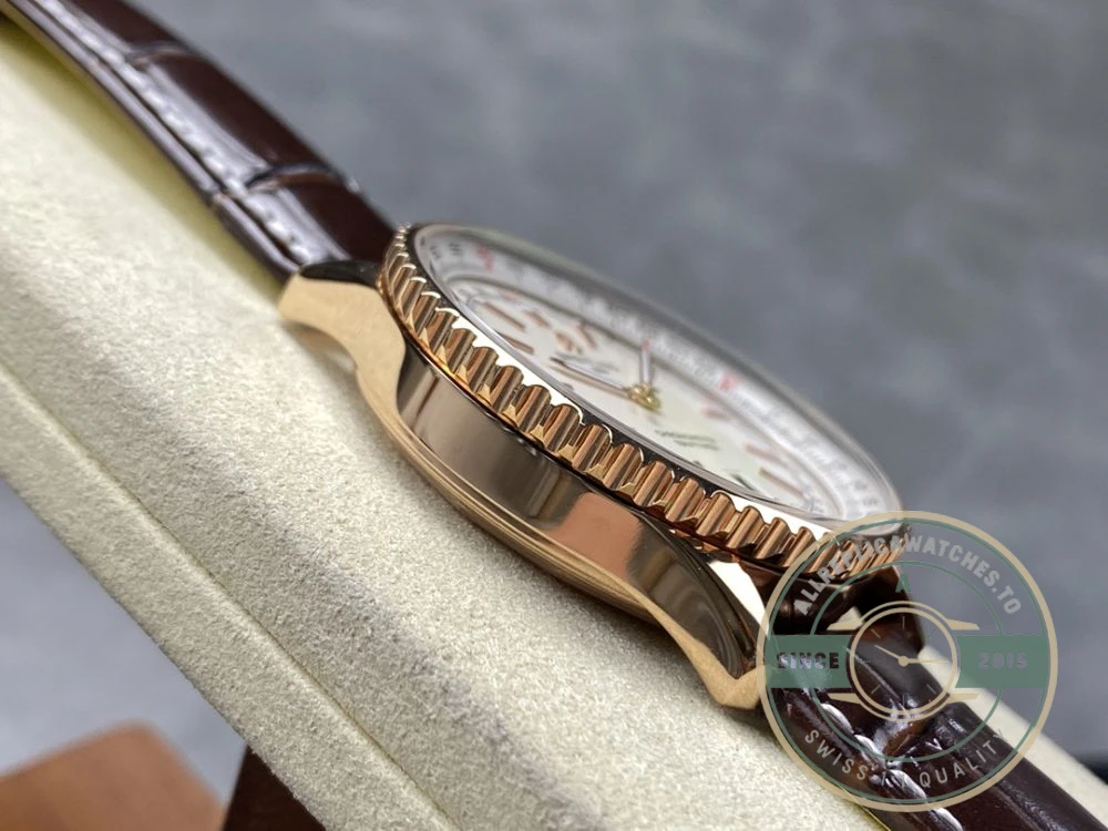 Replica Breitling Navitimer Cream Leather 41 mm R17329F41G1P1 - Best Quality Replica Watch