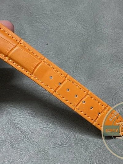 Replica Breitling Navitimer Crocodile Automatic 35 mm A17395F41G1P3 - Affordable Luxury Replica Timepiece