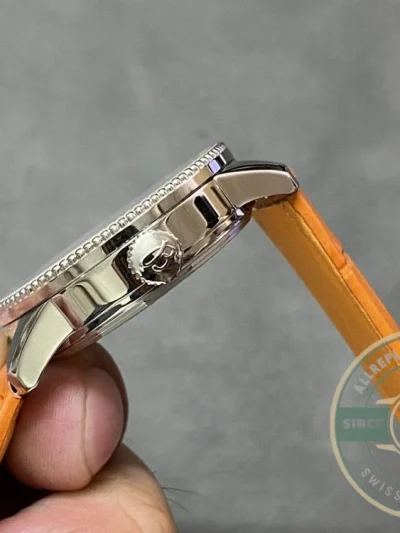 Replica Breitling Navitimer Crocodile Automatic 35 mm A17395F41G1P3 - Top-Tier Swiss Replica Watch