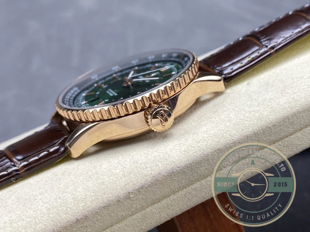 Replica Breitling Navitimer Green Dial Alligator 41 mm R32310251L1P1 - Budget Luxury Replica Watch