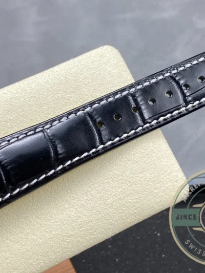 Replica Breitling Navitimer Men Alligator Black 43 mm AB0138211B1P1 - Luxury Replica Watch