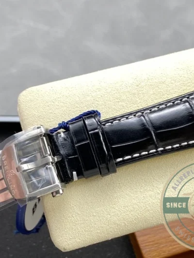 Replica Breitling Navitimer Men Alligator Black 43 mm AB0138211B1P1 - Swiss-Made Clone Watch