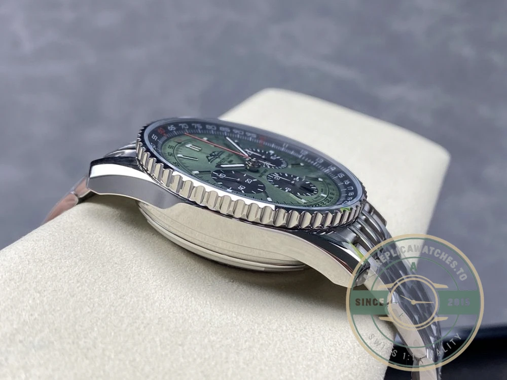 Replica Breitling Navitimer Men Green Stainless Steel 43 mm AB0138241L1A1 - Budget Luxury Replica Watch