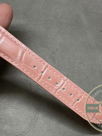 Replica Breitling Navitimer Pink Crocodile 35mm A17395211A1P3 - Top-Tier Swiss Replica Watch