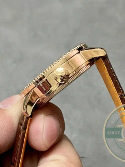Replica Breitling Navitimer Rose Gold 35mm R17395211A1P2 - Affordable Luxury Replica Timepiece
