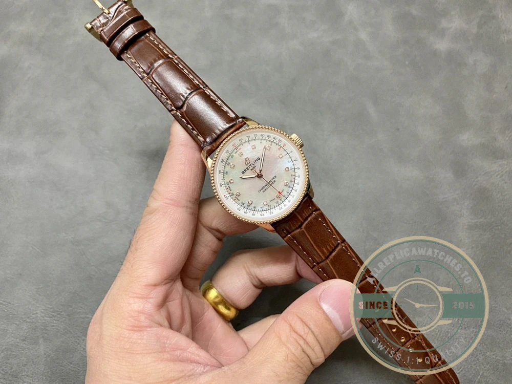 Replica Breitling Navitimer Rose Gold 35mm R17395211A1P2 - Top-Tier Swiss Replica Watch