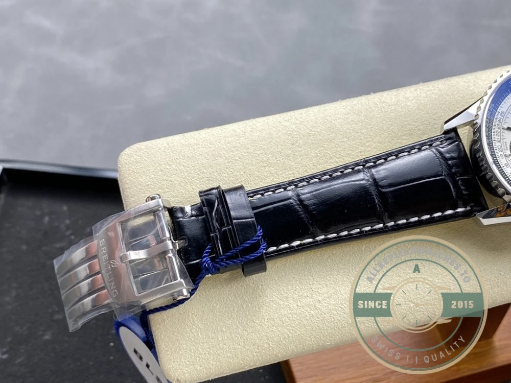 Replica Breitling Navitimer Silver Alligator 43 mm AB0138241G1P1 - Affordable Luxury Replica Timepiece