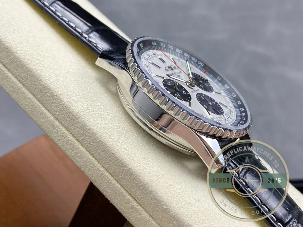 Replica Breitling Navitimer Silver Alligator 43 mm AB0138241G1P1 - Premium Super Clone Watch