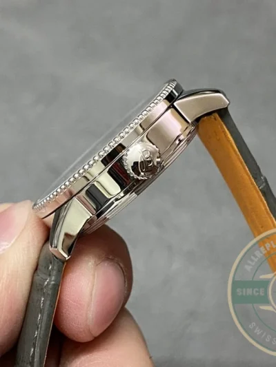 Replica Breitling Navitimer Women Crocodile 36 mm A17327381B1P1 - Best Quality Replica Watch