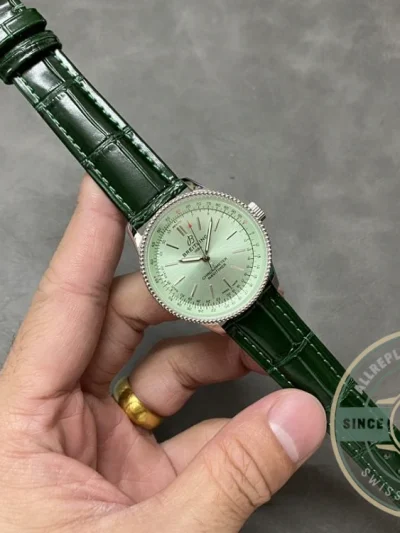 Replica Breitling Navitimer Women Green Dial Crocodile 35mm A17395361L1P1 - High-Grade Replica Watch