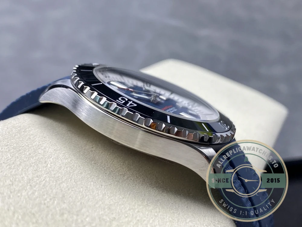 Replica Breitling Superocean Men Blue Rubber 44 mm A17376211C1S1 - Top-Tier Swiss Replica Watch