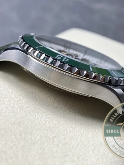 Replica Breitling Superocean Men Green Rubber 44 mm A17376A31L1S1 - Premium Super Clone Watch