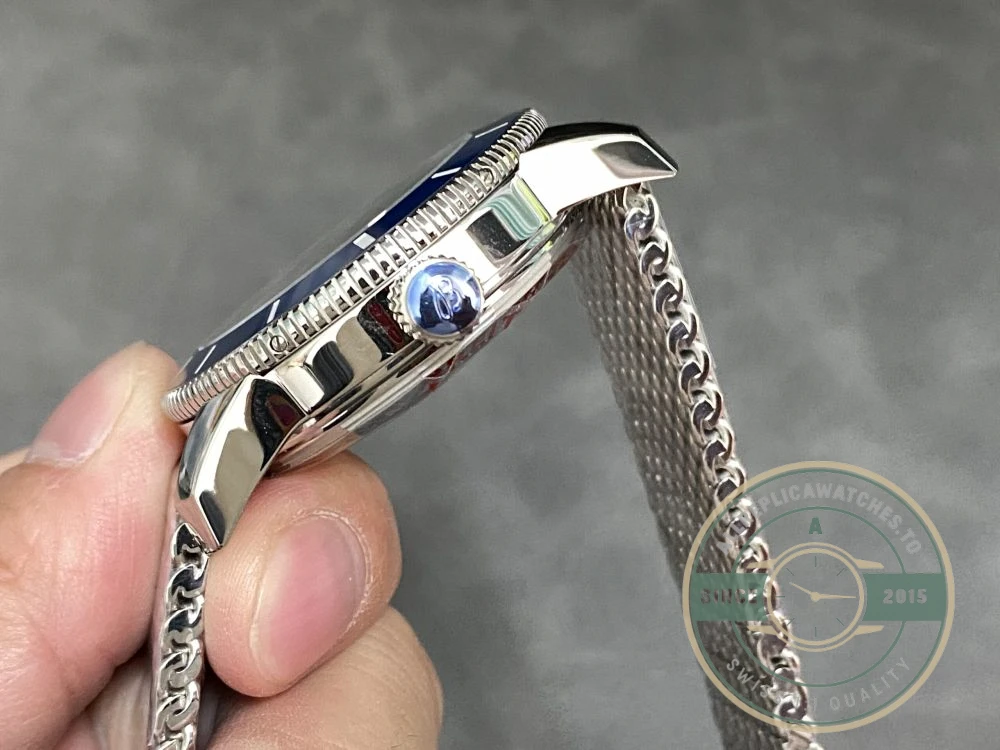 Replica Breitling Superocean Silver Dial Stainless Steel 42 mm AB201016G827 - Best Quality Replica Watch