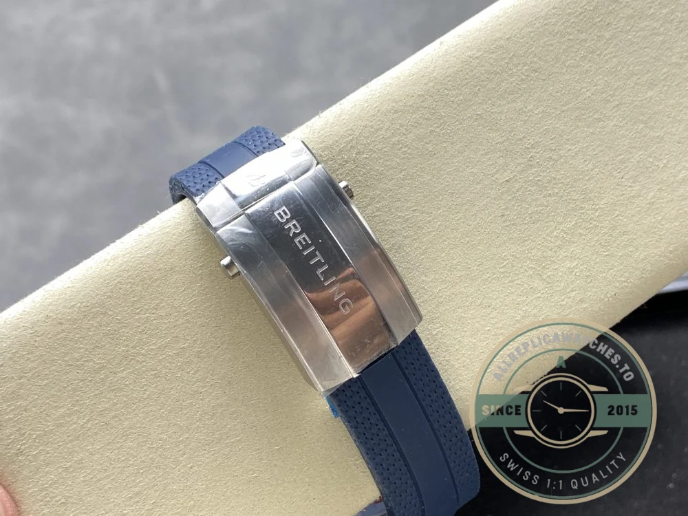 Replica Breitling Superocean Silver Rubber 42 mm A17375E71G1S1 - Top-Tier Swiss Replica Watch