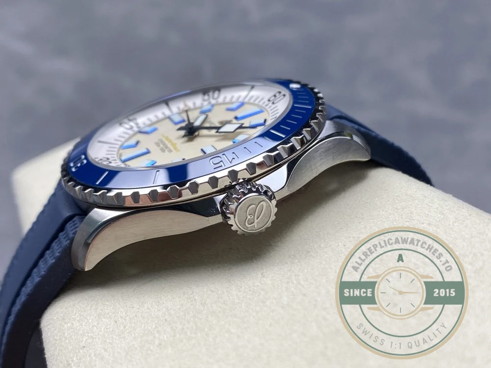 Replica Breitling Superocean Silver Rubber 42 mm A17375E71G1S1 - Swiss-Made Clone Watch