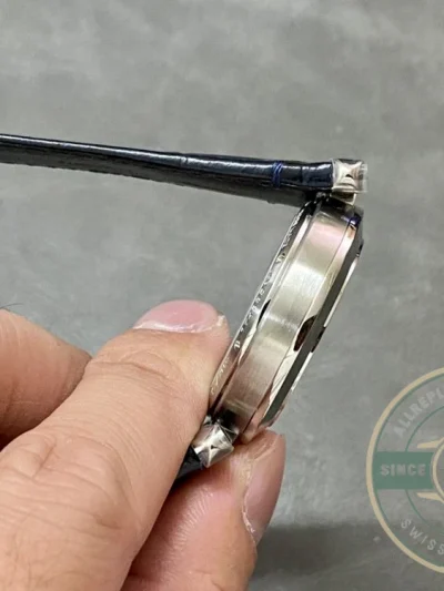 Replica Cartier Pasha de Cartier Alligator 30 mm WSPA0010 - Premium Super Clone Watch