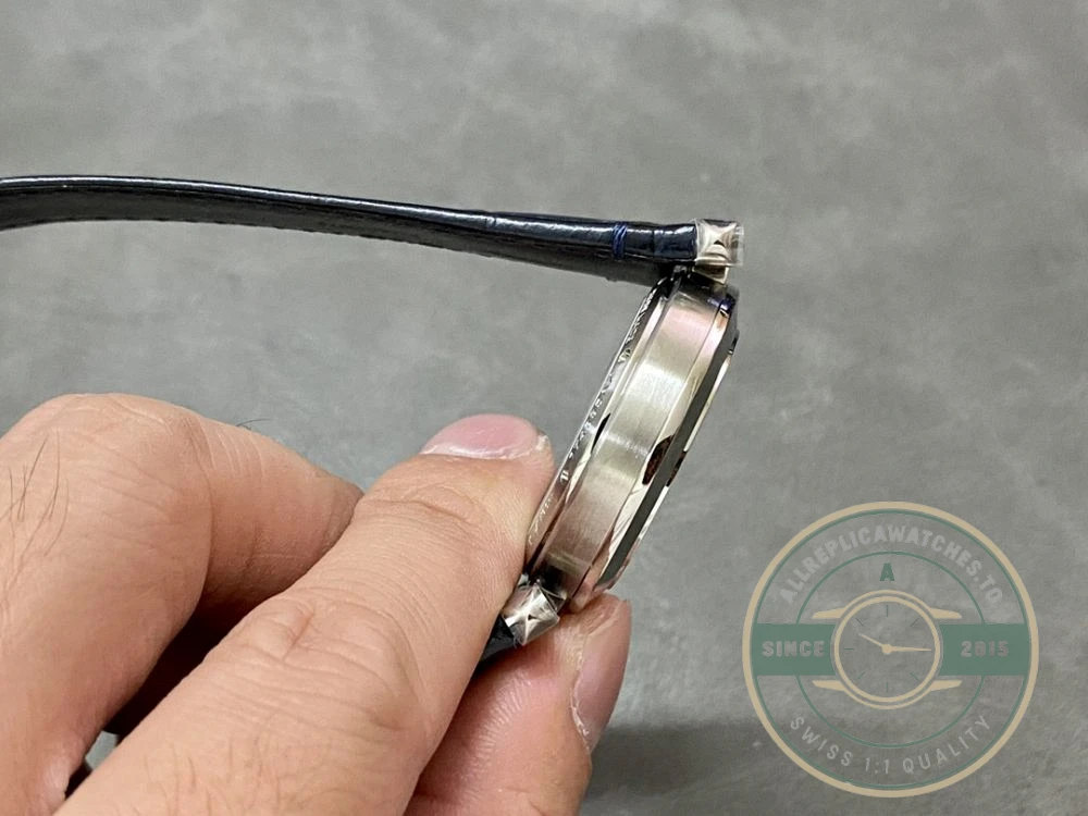 Replica Cartier Pasha de Cartier Alligator 30 mm WSPA0010 - Premium Super Clone Watch
