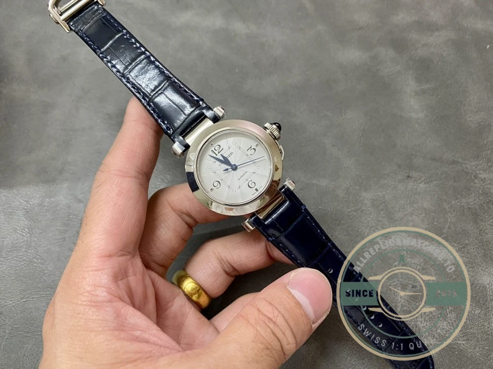 Replica Cartier Pasha de Cartier Alligator 30 mm WSPA0010 - Affordable Luxury Replica Timepiece
