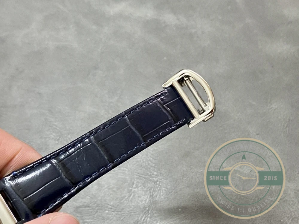 Replica Cartier Pasha de Cartier Alligator 30 mm WSPA0010 - Affordable Luxury Replica Timepiece