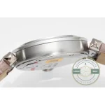Lug tips and the caseback edge trace one shallow curve along this side