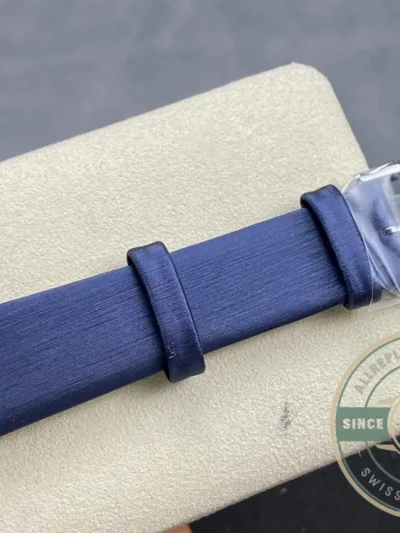 Replica Cartier Tank 25.5 mm Series W4TA0011 - Budget Luxury Replica Watch