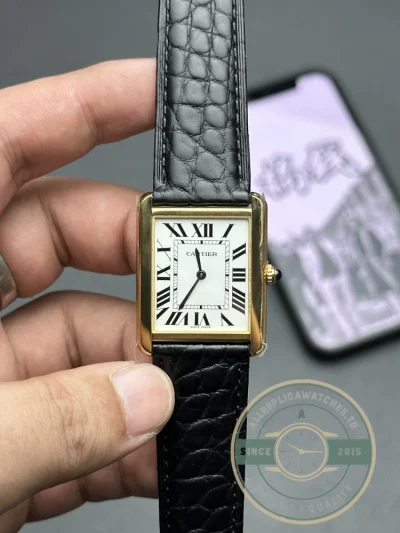 Replica Cartier Tank Louis Quartz Alligator 24.4 mm W5200002 - Top-Tier Swiss Replica Watch