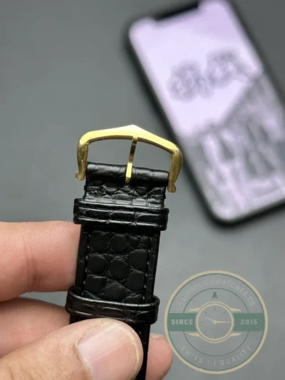 Replica Cartier Tank Louis Quartz Alligator 24.4 mm W5200002 - Affordable Super Clone Watch