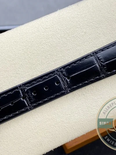 Replica Cartier Tank Louis Women Automatic Gold Leather 22 mm WGTA0011 - Top-Tier Swiss Replica Watch