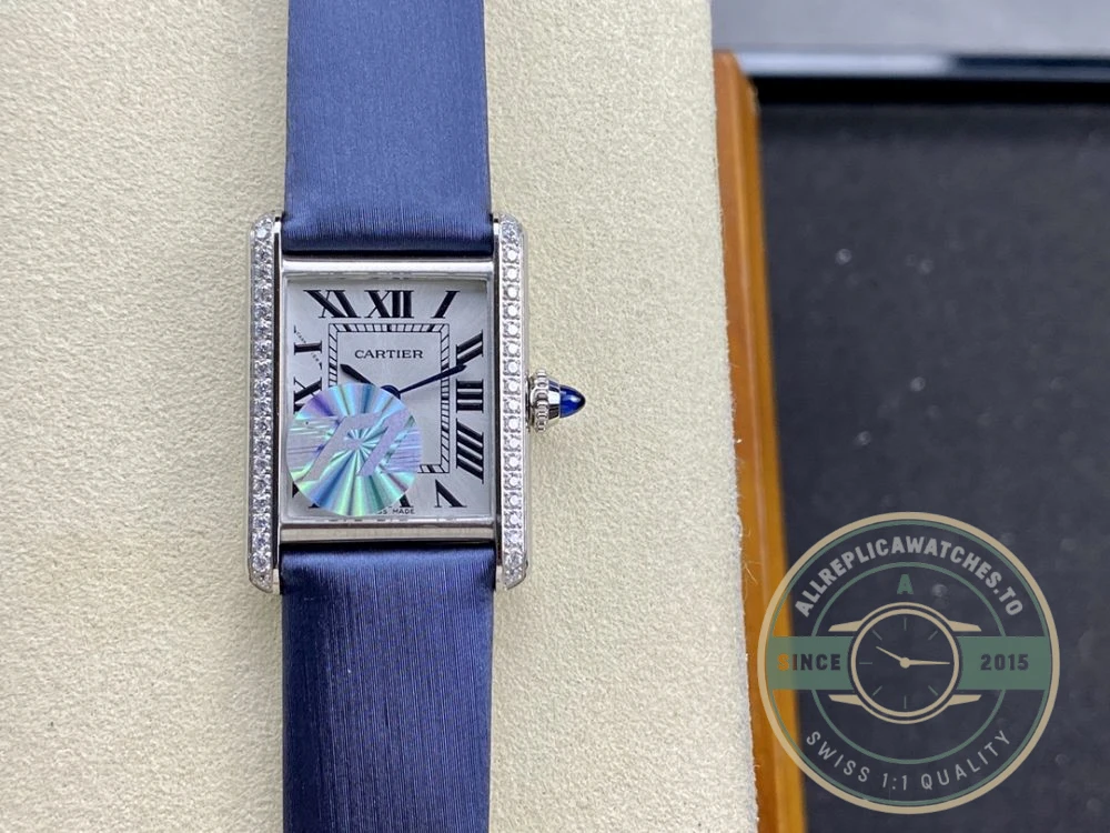 Replica Cartier Tank Must Women Silver 22 mm W4TA0011 - Affordable Luxury Replica Timepiece