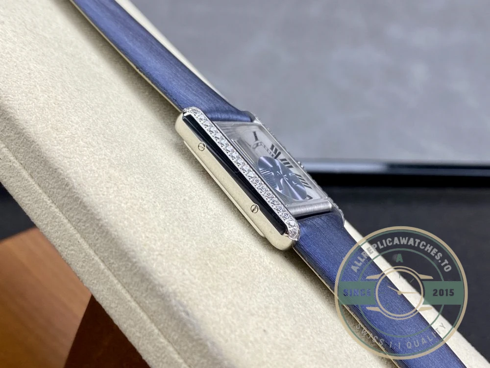 Replica Cartier Tank Must Women Silver 22 mm W4TA0011 - Affordable Luxury Replica Timepiece