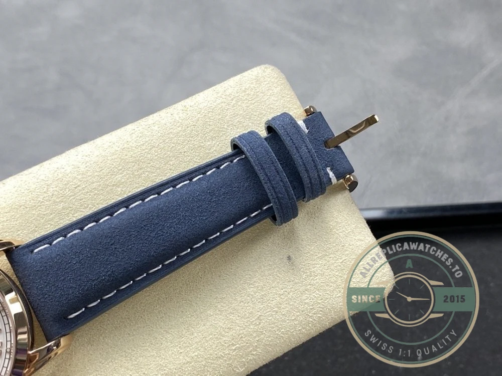 Replica Complications 5224R-001 Patek Philippe 24-HOUR DISPLAY, TRAVEL TIME. 42 mm, Rose Gold, White Dial - Luxury Replica Watch