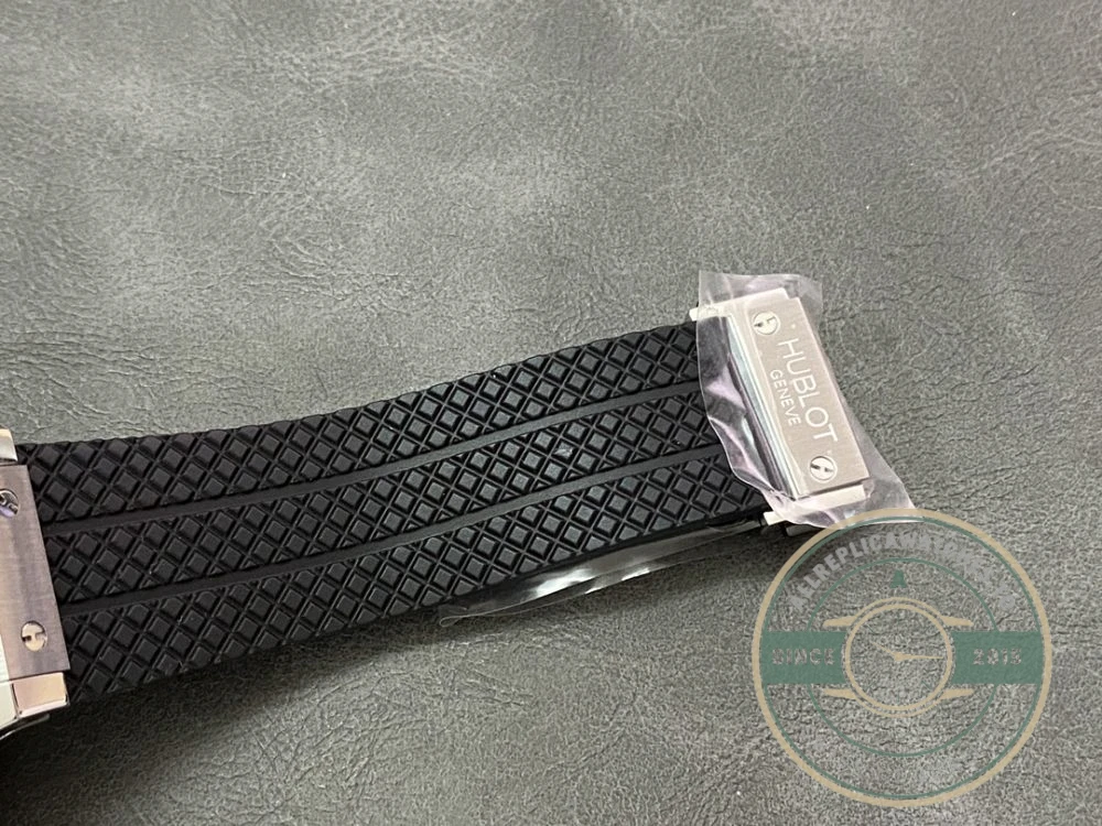 Replica Hublot Big Bang 44mm Black Rubber 301.SB.131.RX - Top-Tier Swiss Replica Watch