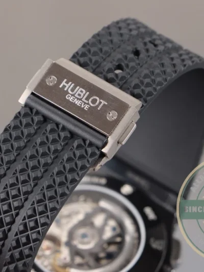 Replica Hublot Big Bang Chronograph Carbon Black Dial - Swiss Movement Replica Watch