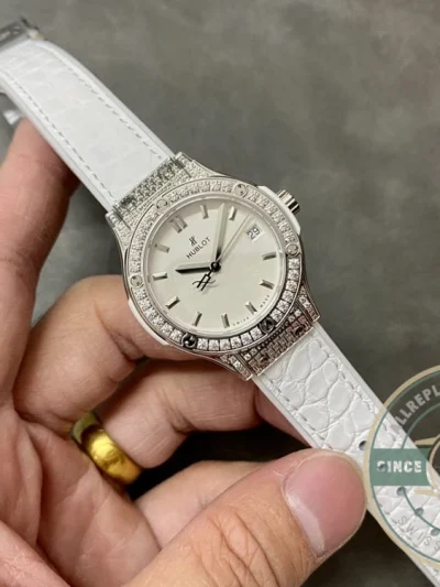 Replica Hublot Classic Fusion 33mm Diamond 581.NE.2010.LR.1204 - Premium Super Clone Watch