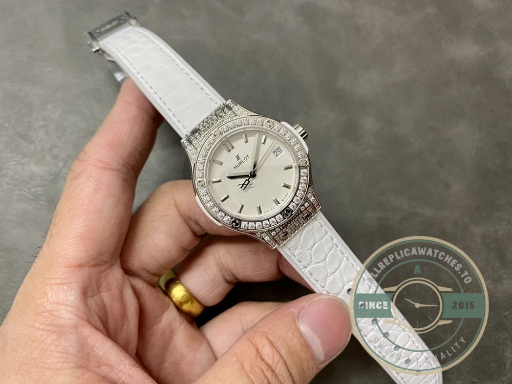 Replica Hublot Classic Fusion 33mm Diamond 581.NE.2010.LR.1204 - Premium Super Clone Watch