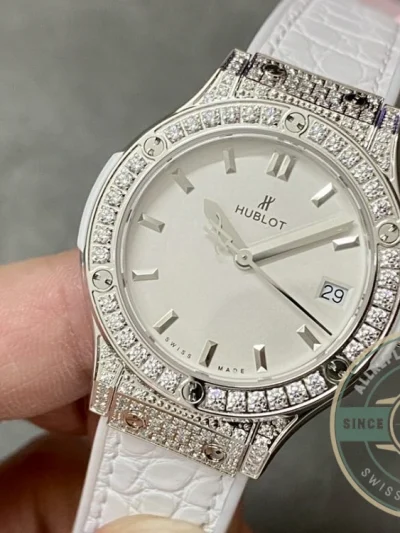 Replica Hublot Classic Fusion 33mm Diamond 581.NE.2010.LR.1204 - Affordable Luxury Replica Timepiece