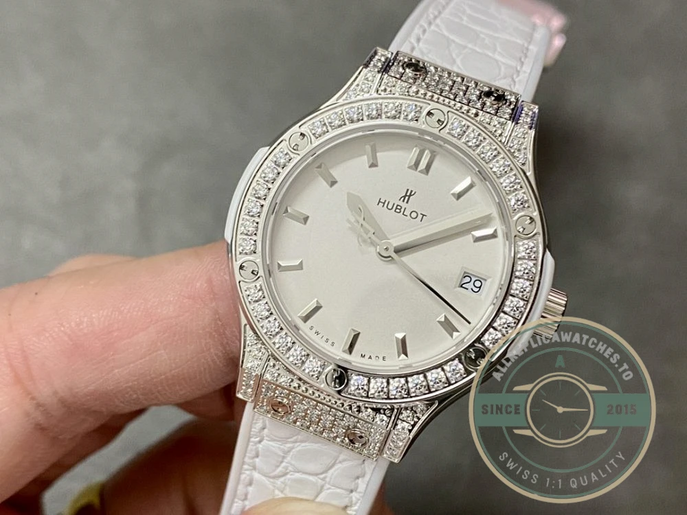 Replica Hublot Classic Fusion 33mm Diamond 581.NE.2010.LR.1204 - Affordable Luxury Replica Timepiece