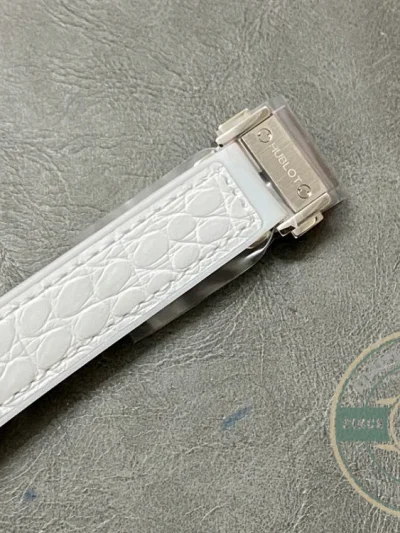 Replica Hublot Classic Fusion 33mm Diamond 581.NE.2010.LR.1204 - 1:1 Swiss Replica Watch