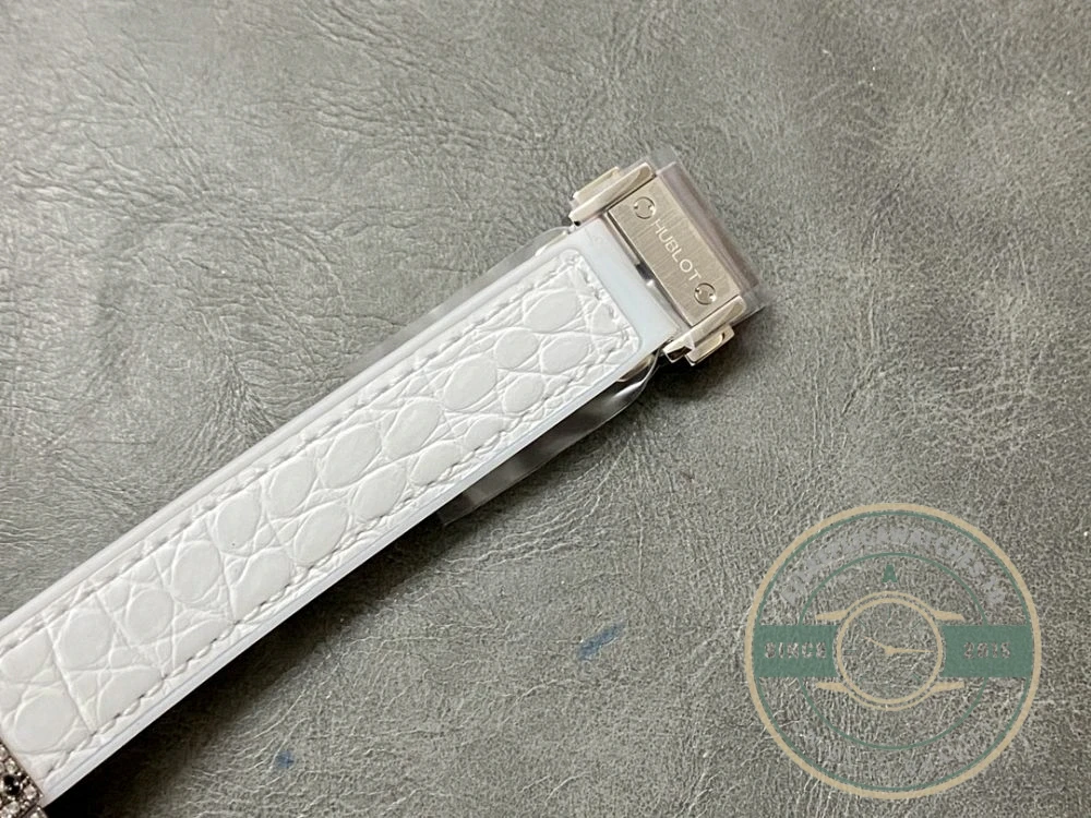 Replica Hublot Classic Fusion 33mm Diamond 581.NE.2010.LR.1204 - 1:1 Swiss Replica Watch
