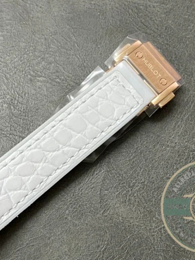 Replica Hublot Classic Fusion 33mm Gold 581.OE.2080.LR.1204 - Top-Tier Swiss Replica Watch