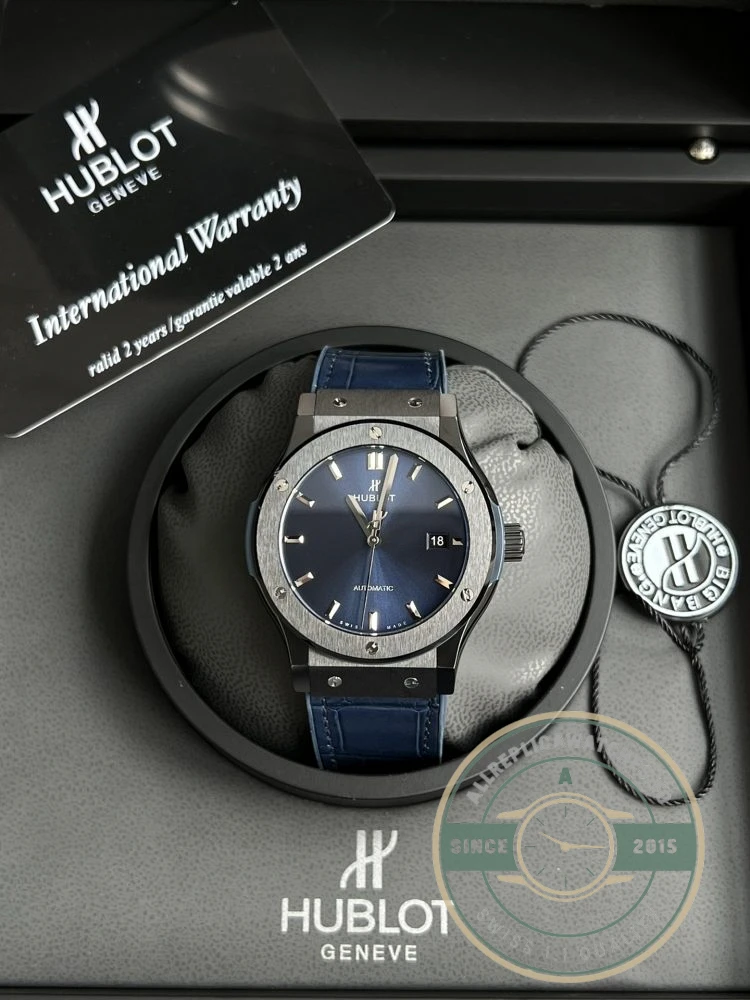 Replica Hublot Classic Fusion 42mm 542.CM.7170.RX - Affordable Luxury Replica Timepiece