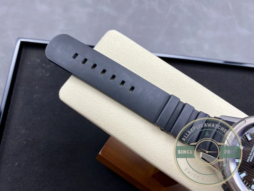 Replica IWC Aquatimer Automatic 2000 Edition Los Roques IW358004 - Affordable Luxury Replica Timepiece