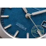 Flat anti-reflective sapphire topping the blue Ingenieur clone dial