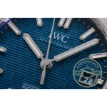 Polished and brushed surfaces alternating along the steel Ingenieur replica bracelet