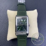 Side profile of the JLC Reverso replica, slim steel case with polished flanks and flat sapphire