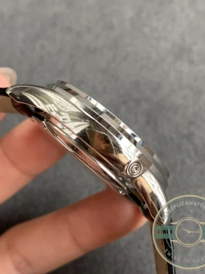 Replica Jaeger-LeCoultre Master Ultra Thin 39mm Black Dial - Affordable Luxury Replica Timepiece