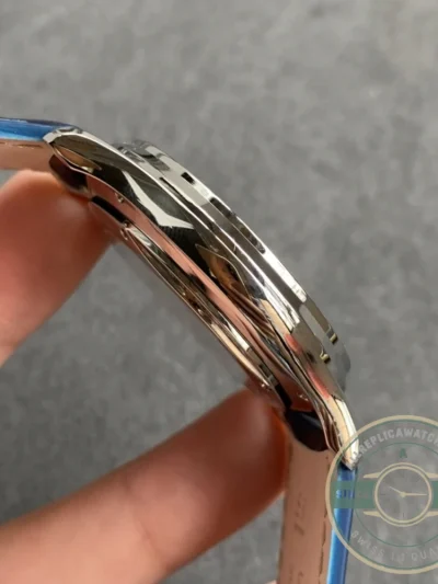 Replica Jaeger-LeCoultre Master Ultra Thin Réserve de Marche Blue Dial - Affordable Luxury Replica Timepiece