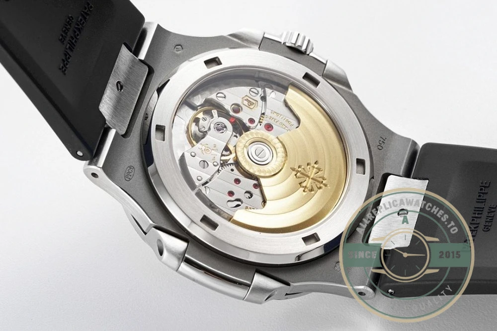 Replica Nautilus 5711-001 Patek Philippe 40 mm, White Dial, Black Rubber - Swiss-Made Clone Watch