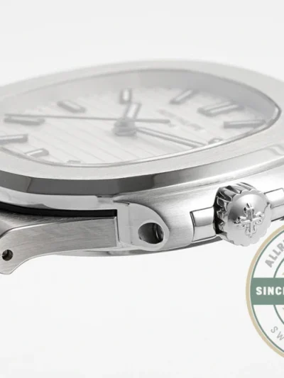 Replica Nautilus 5711-001 Patek Philippe 40 mm, White Dial, Black Rubber - Swiss Movement Replica Watch